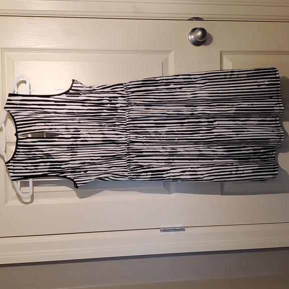 Ricki's Mid Length Dress - Picture 4 of 5